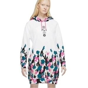 Nike Multicolor Graphic Dress
